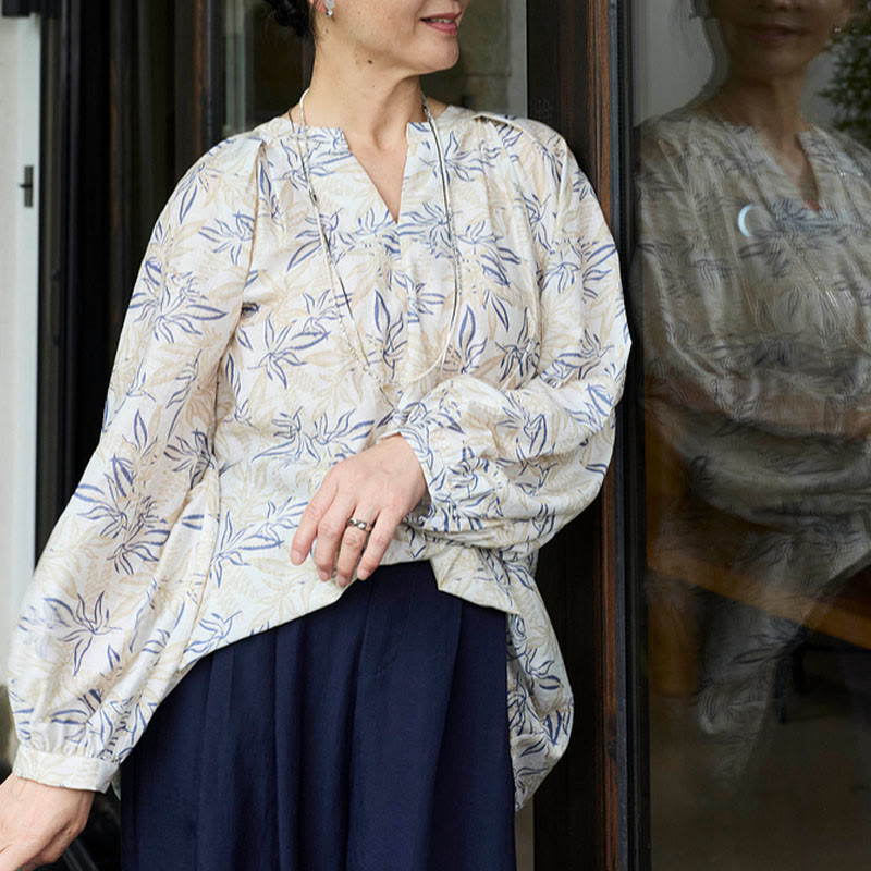 Buddha Stones Blue Beige Flowers Notched Design Long Sleeve Women's Shirt For Older Adults