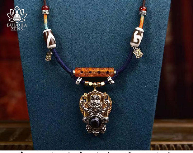 Exquisite Purely Handmade Agate Necklace With Adjustable Collarbone Chain And Dapeng Bird Eye Dzi Beads Pendant Ideal